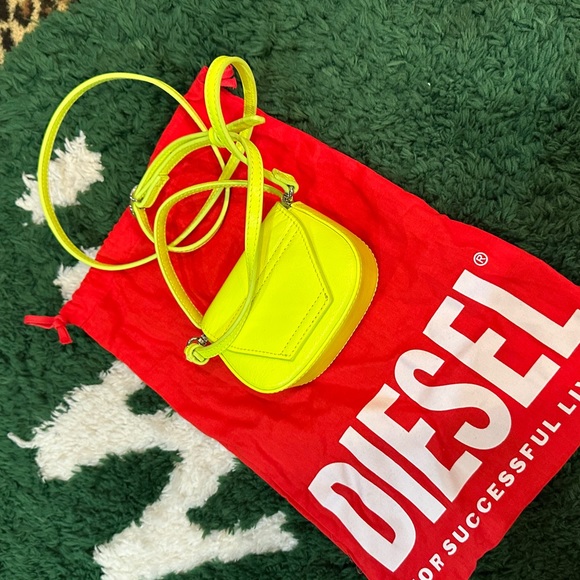 DIESEL MINI BAG HIGHLIGHTER YELLOW BASICALLY NEW - Picture 6 of 7